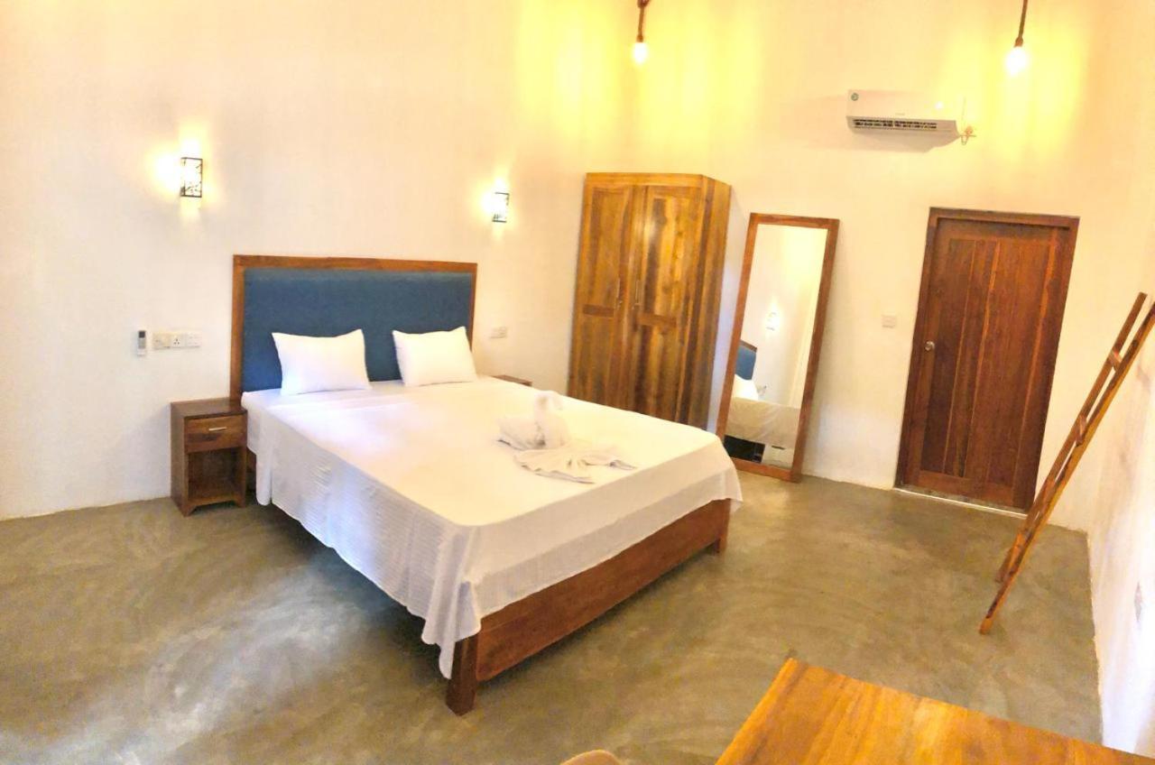Surf Gangs Arugambay Hotel Arugam Bay Exterior foto